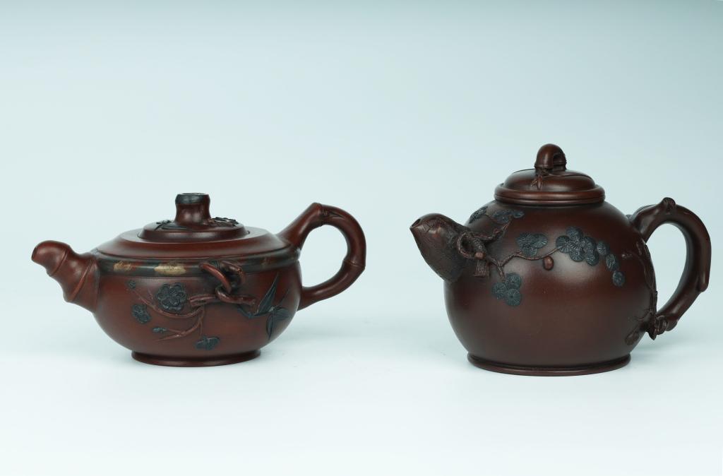 Two Yixing Zisha Teapots (1 of 15)