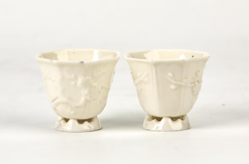 Pair of Dehua Blanc-de-Chine Octagonal Cups (1 of 6)