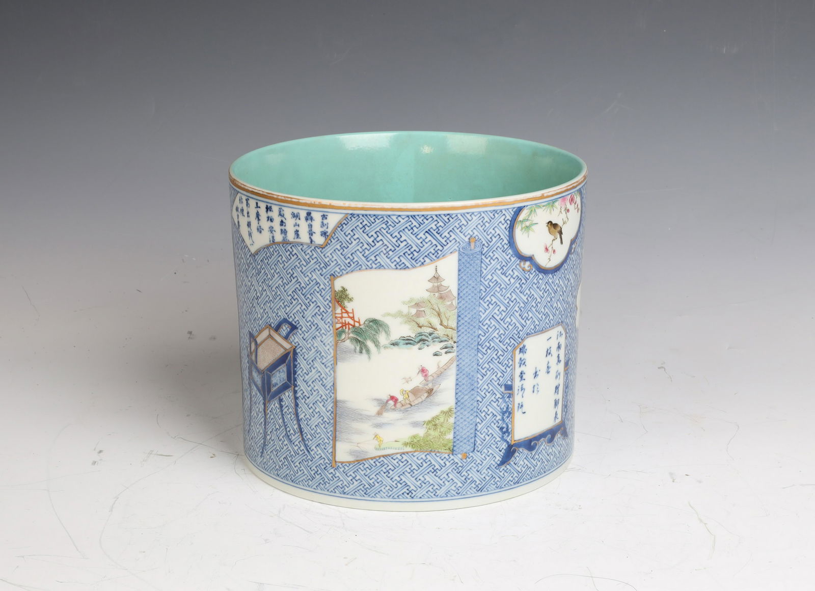 Famille Rose and Underglaze Blue Scroll or Brushpot – bitong (1 of 7)