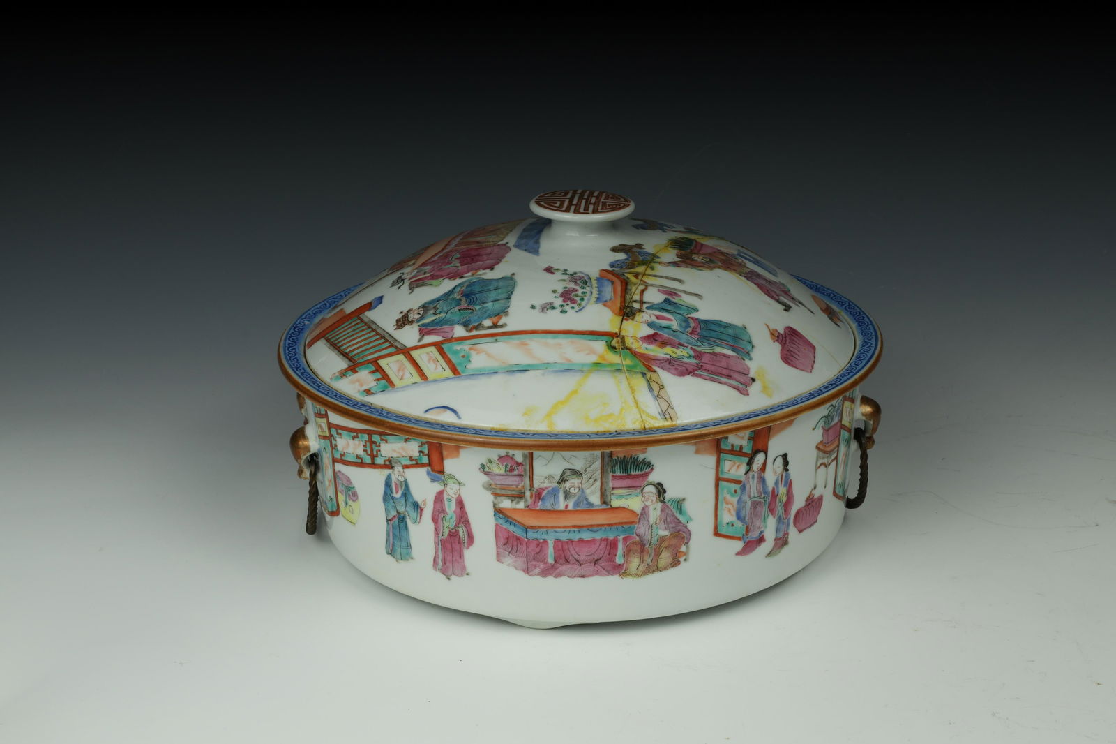 Large Covered Famille rose Deep Dish or Tureen TongZhi to GuangXu Late Qing 19th C (1 of 7)