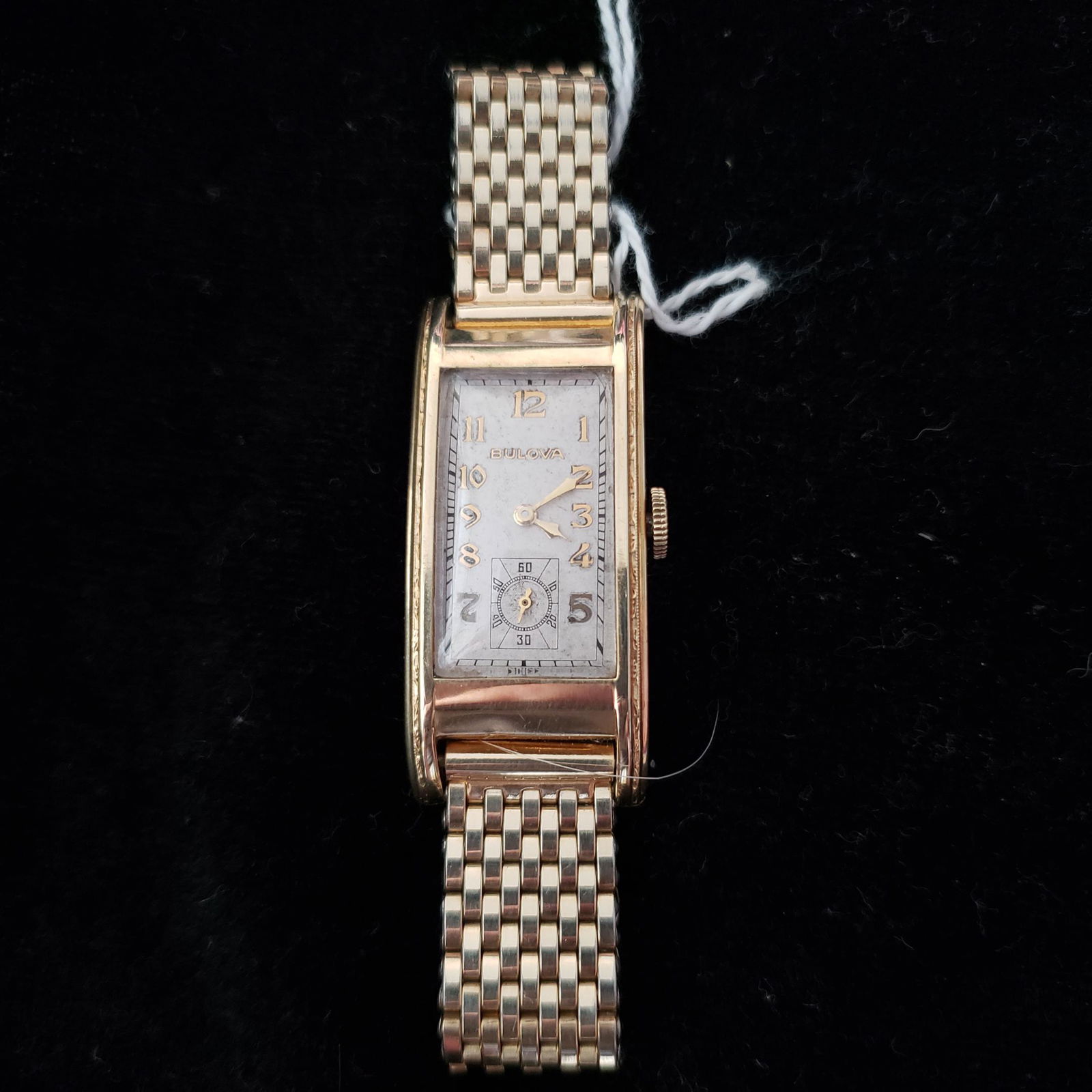 Vintage Bulova swiss made wrist watch: Dimensions：3.5 cm L，2 cm W, 1 cm THK