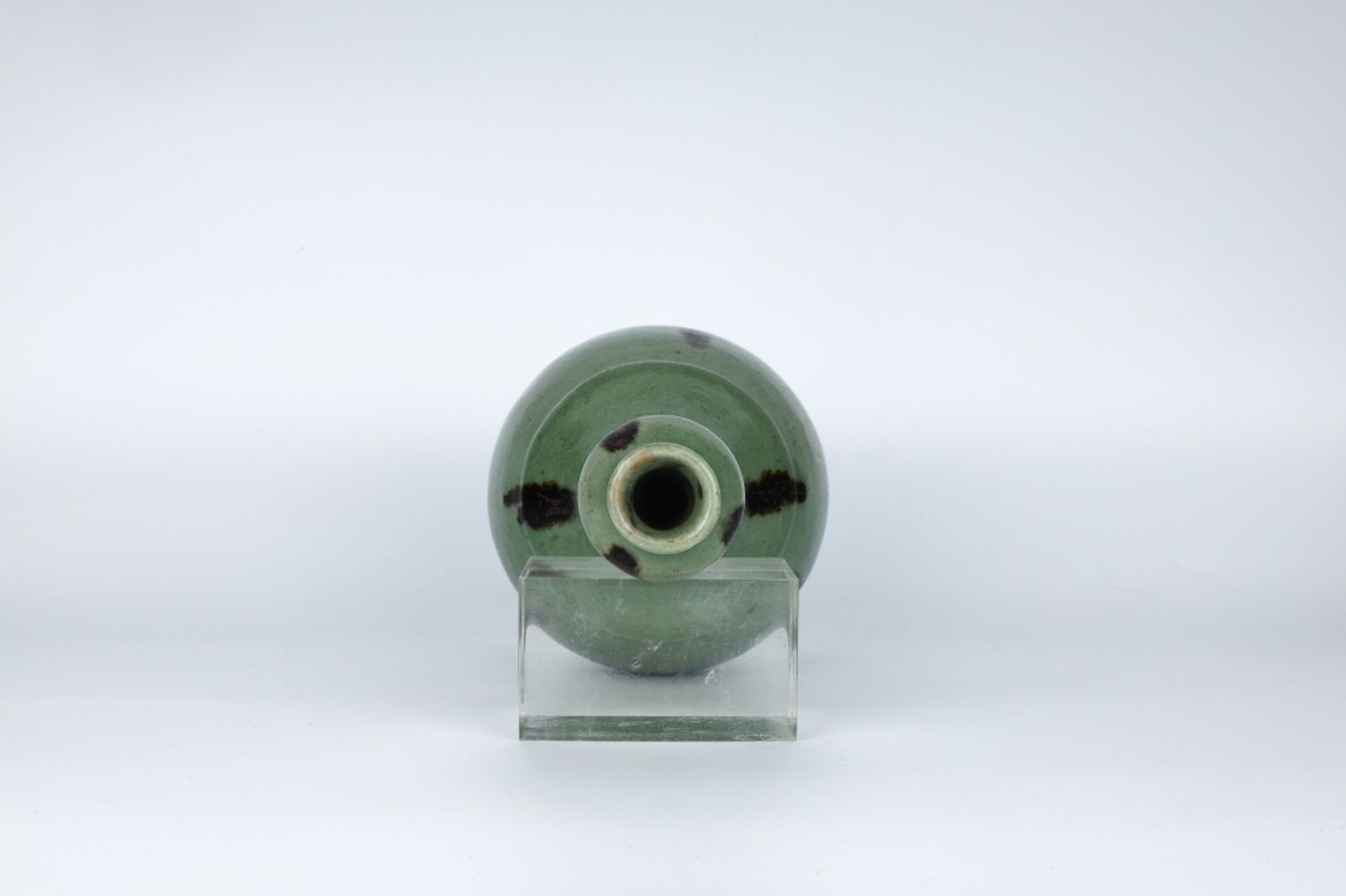 Longquan Celadon Garlic Head Shaped Vase ‚Äì Suantouping, Yuan dynasty (1 of 7)