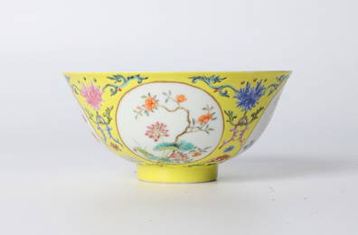 Chinese famille rose flowers bowl, seal mark and period of Qianlong