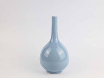 Azure glaze printed bile vase, produced during the Yongzheng period of the Qing Dynasty (19th