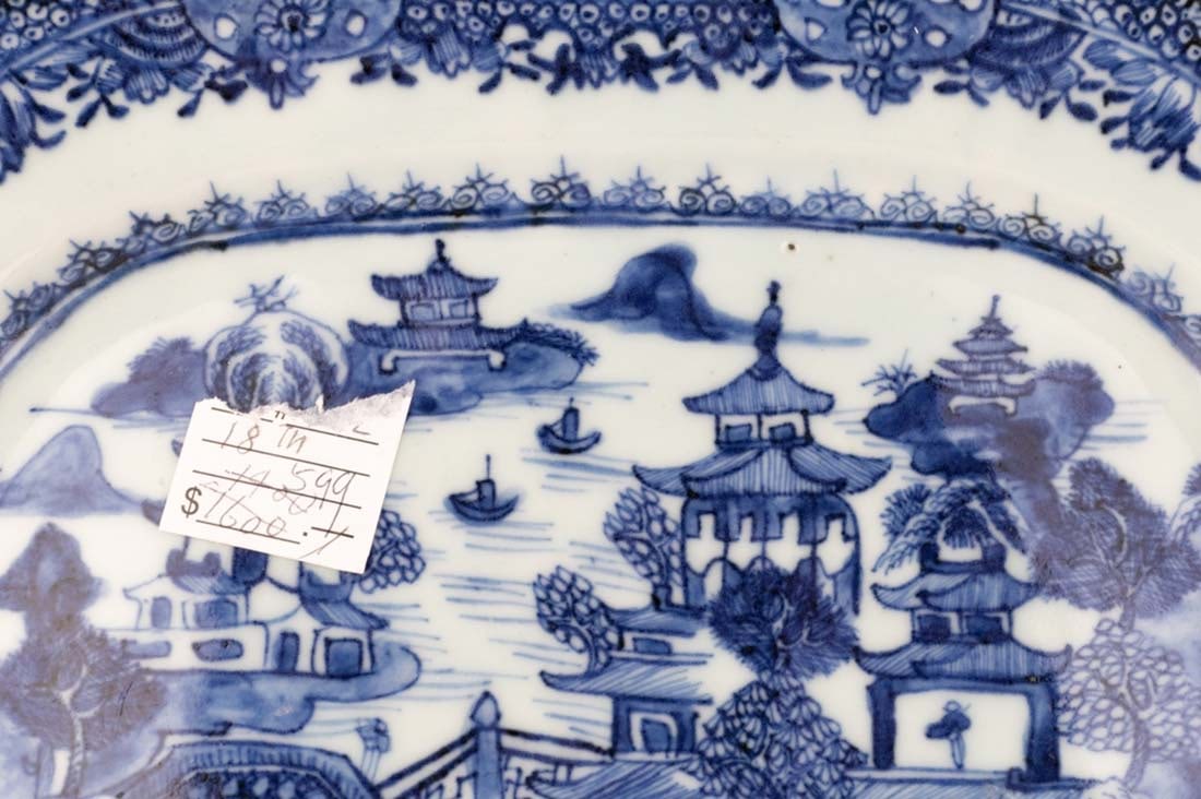 Export Blue and White Landscape and Figural Pattern Fruit Plate, Qing Dynasty (1 of 7)
