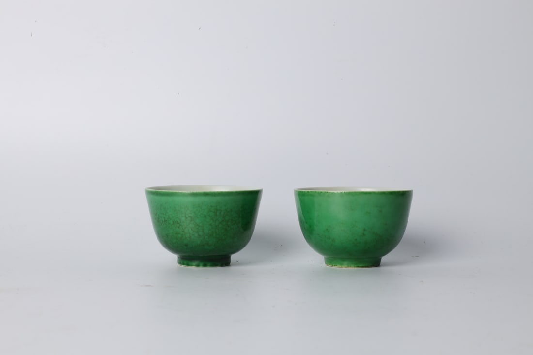 Chenghua-Style Green Glazed Small Cups (Pair): 大明成化款绿釉小杯一对 Dimensions:7.5cmD