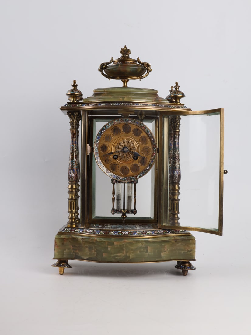 A Fine French Gilt-Bronze and Cloisonné Enamel Mantel Clock with Mercury Compensated Pendulum a: 精美古董法国景泰蓝内付水银钟摆玉钟Dimensions:46cm