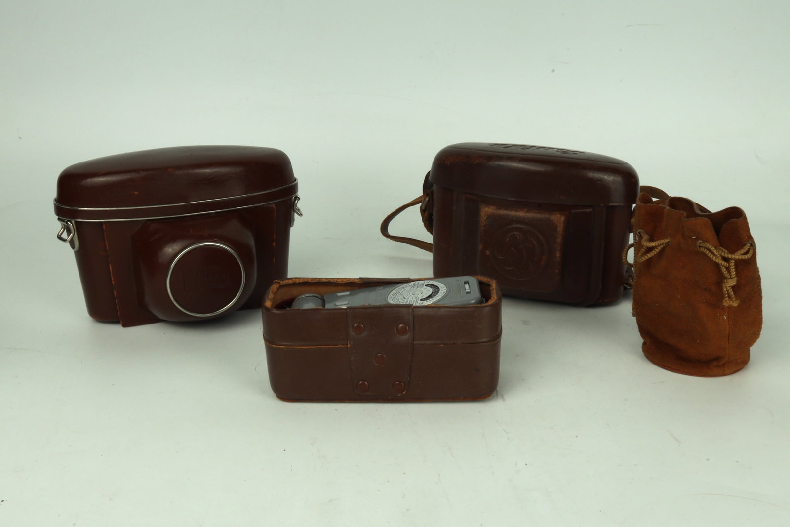 Two German Made Vintage Film Cameras with Accessories Lot (1 of 18)