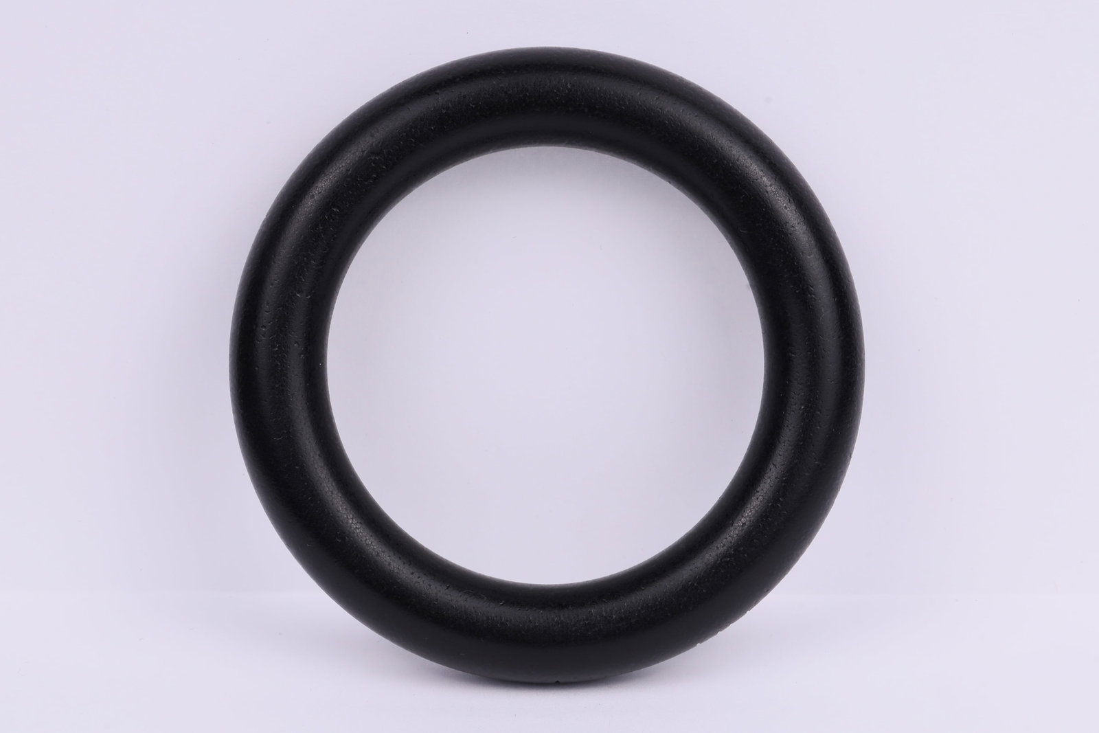 Carved Horn Bracelet: Carved Horn Bracelet Dimensions: 6.1cm inner Dia, 8.9cm outer Dia角雕手镯一件