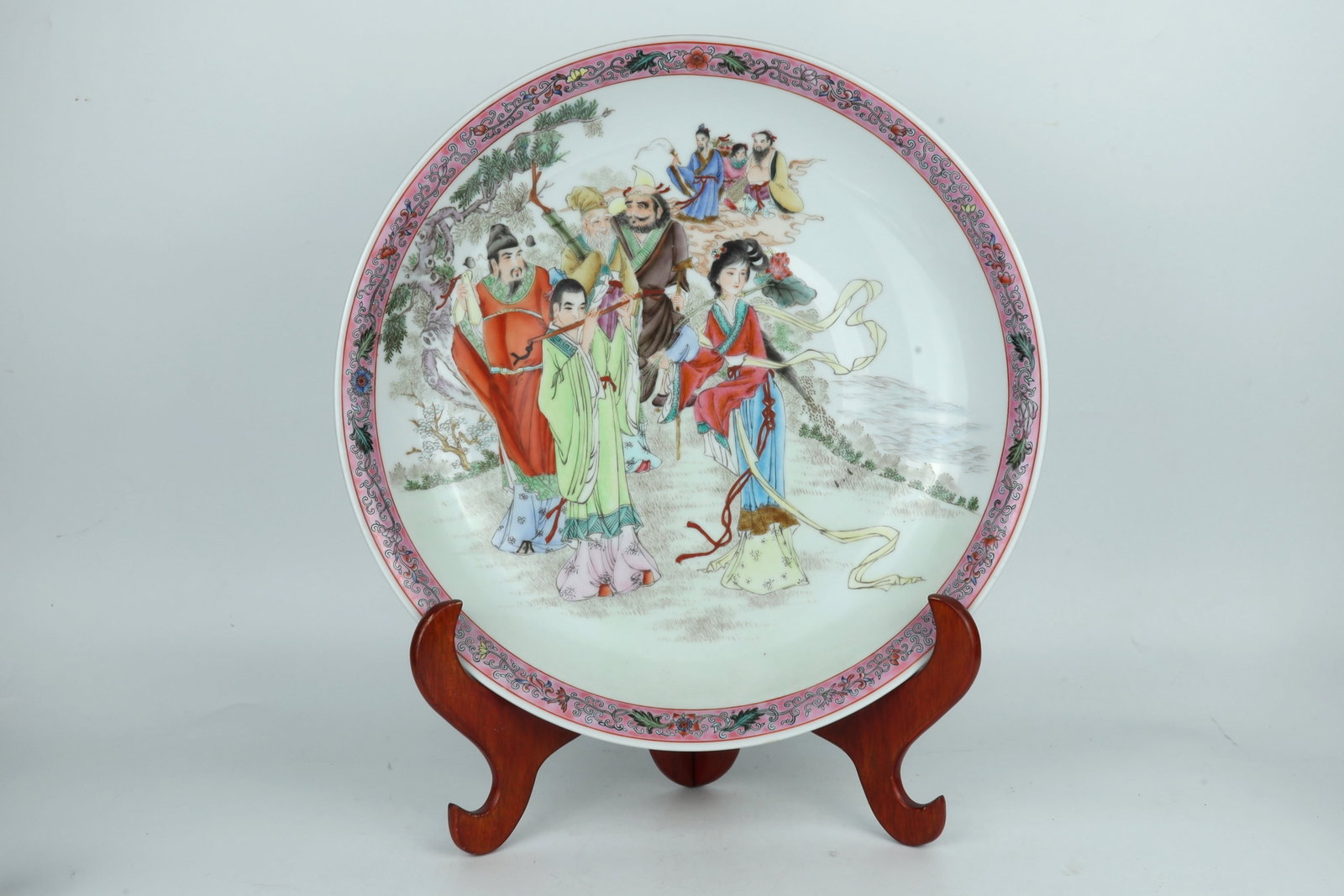 Jingdezhen Famille Rose Eight Immortals Large Dish China 20th Century: Jingdezhen Famille Rose Eight Immortals Large Dish China 20th Century Dimensions: 40.6cm Dia 20世纪中国景德镇粉彩八仙大盘&