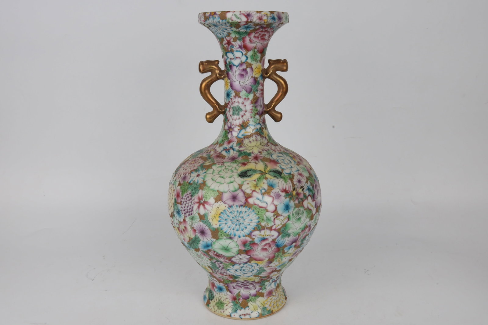 Famille Rose Hundred Flowers Twin Handle Vase China 20th Century: Famille Rose Hundred Flowers Twin Handle Vase China 20th Century Dimensions: 36cm H 20世纪中国粉彩百花双耳瓶 尺寸:36࡜