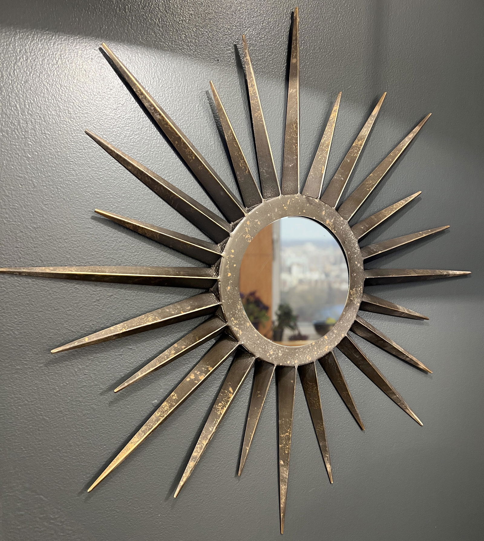 MID-CENTURY MODERN STYLE SUNBURST WALL MIRROR (1 of 1)