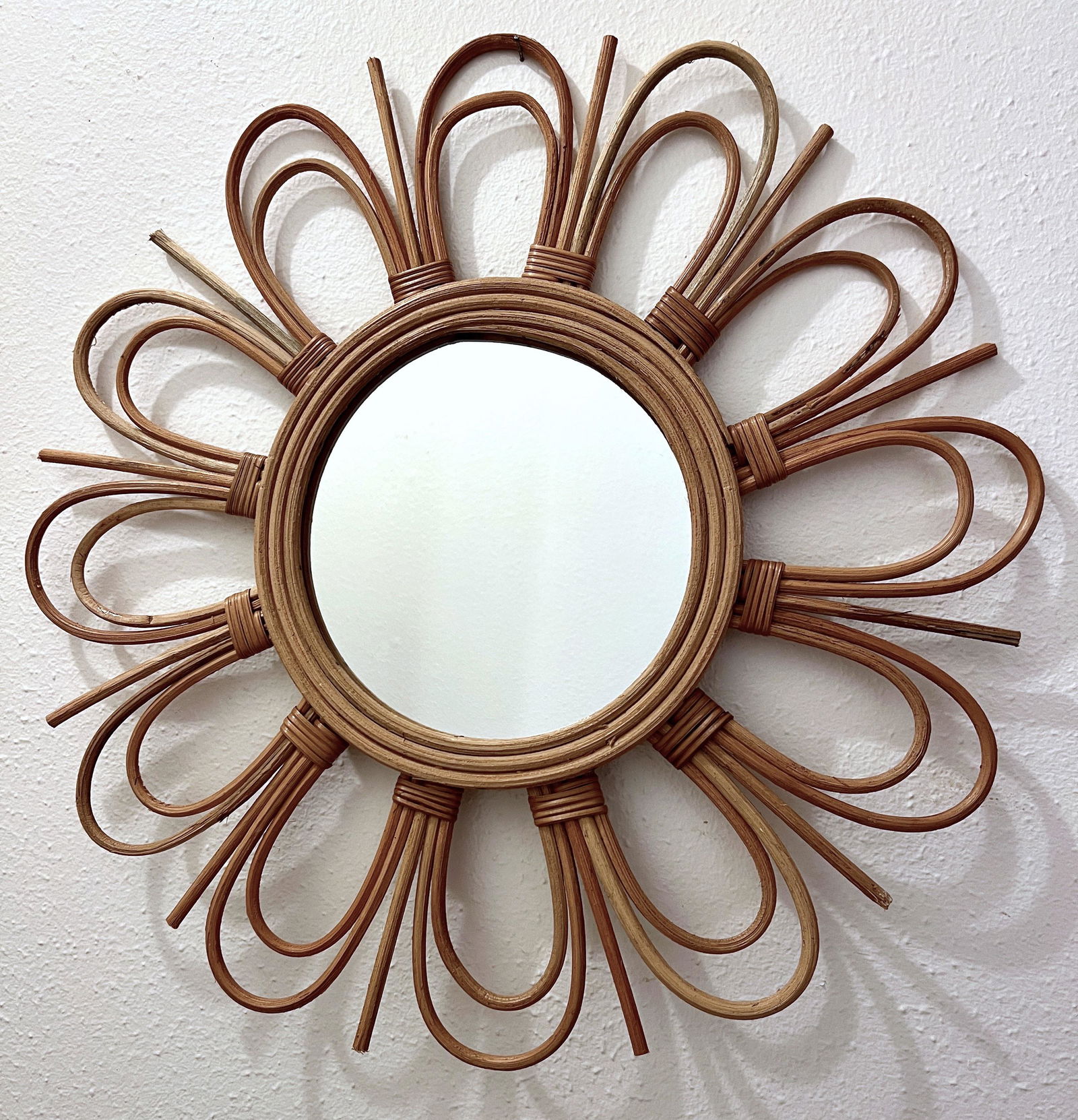 ROUND ITALIAN MID-CENTURY MODERN RATTAN WALL MIRROR (1 of 3)