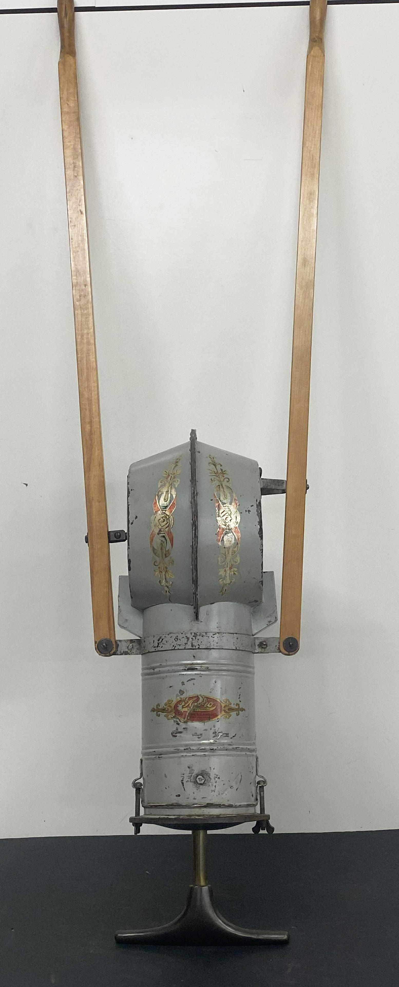 Vintage Ario Vacuum Cleaner, Cincinnati Ohio (1 of 5)