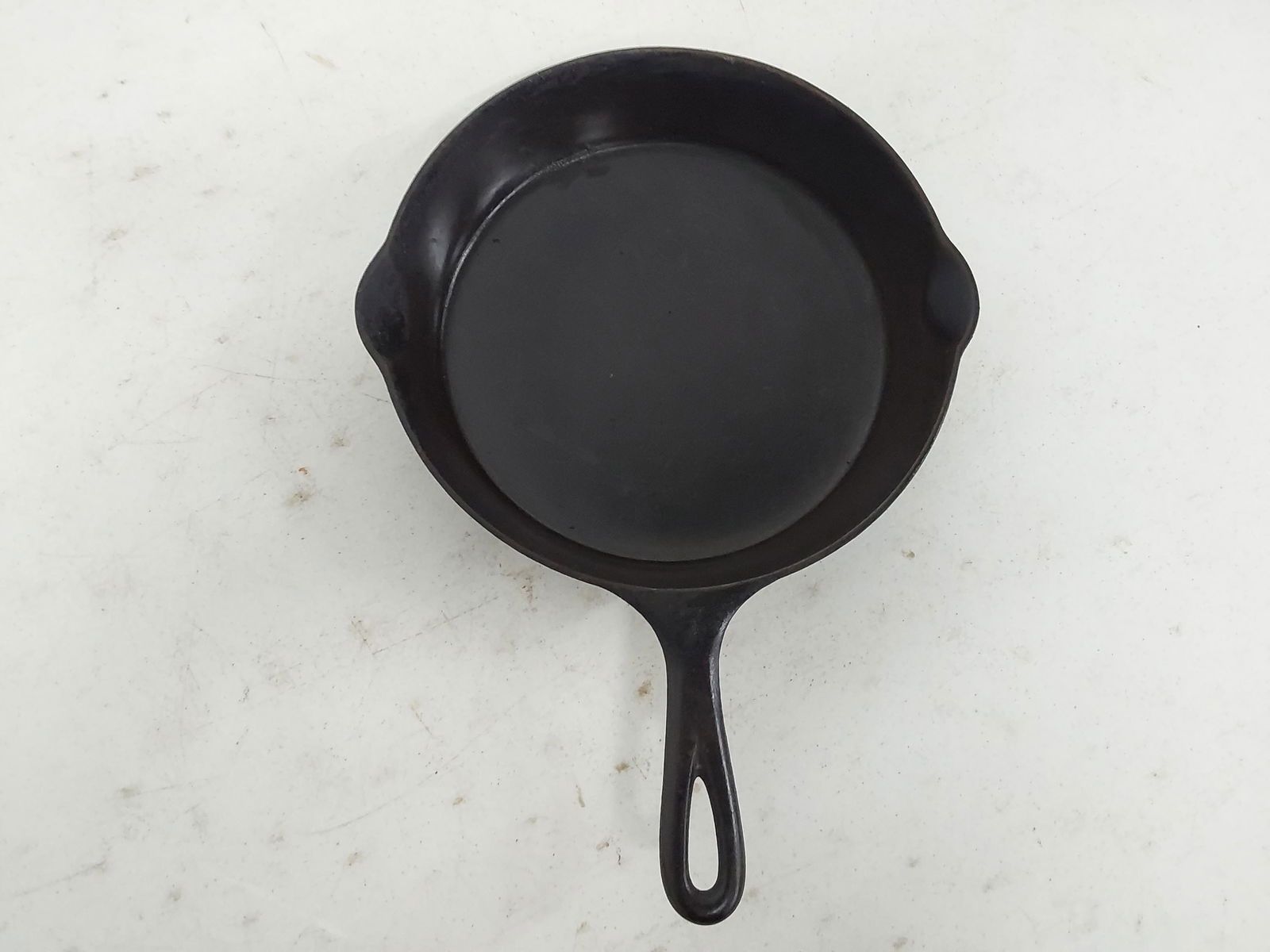 Griswold #7 skillet (1 of 2)