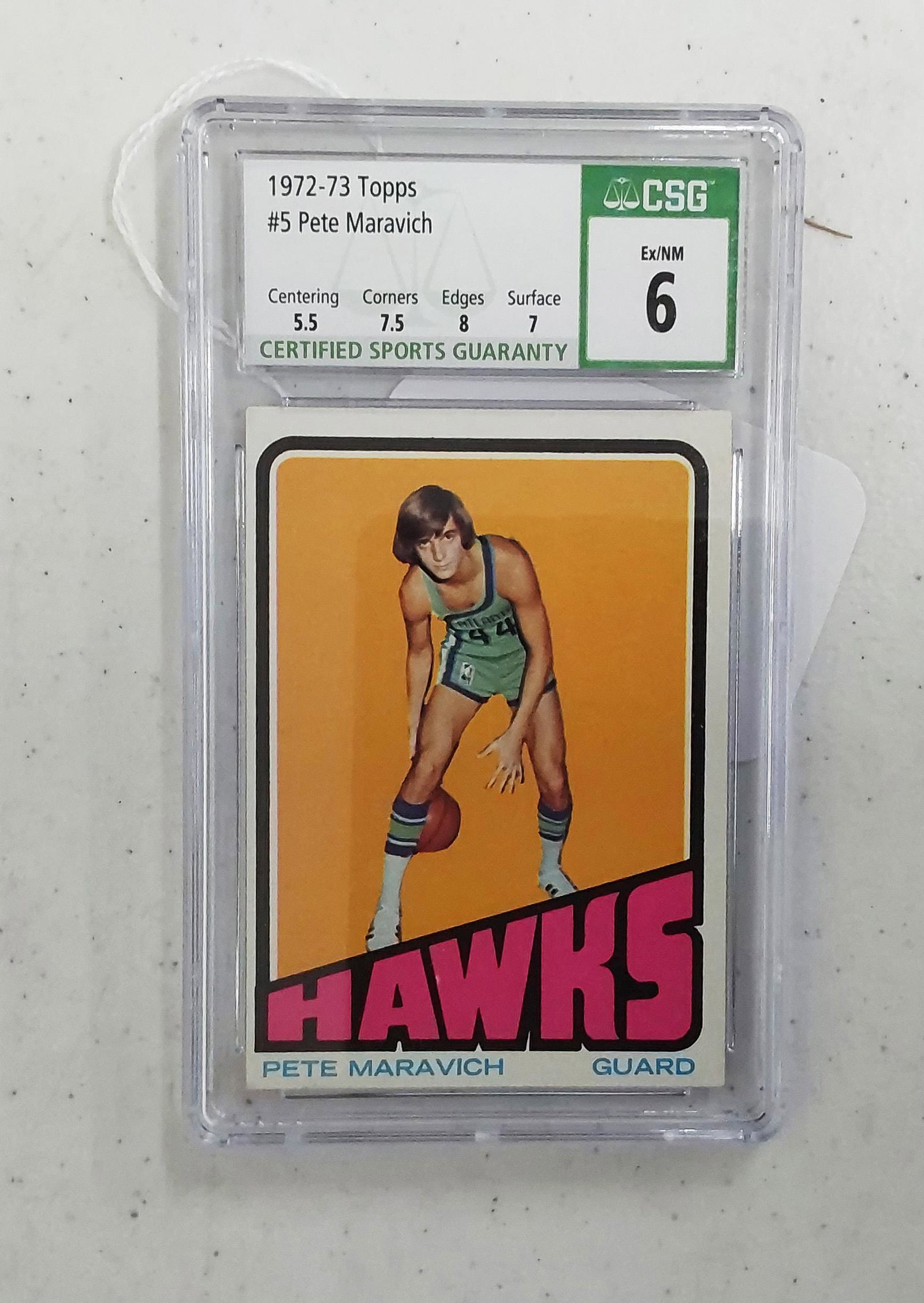 1972-3 Topps #5 Pete Maravich basketball card (1 of 2)