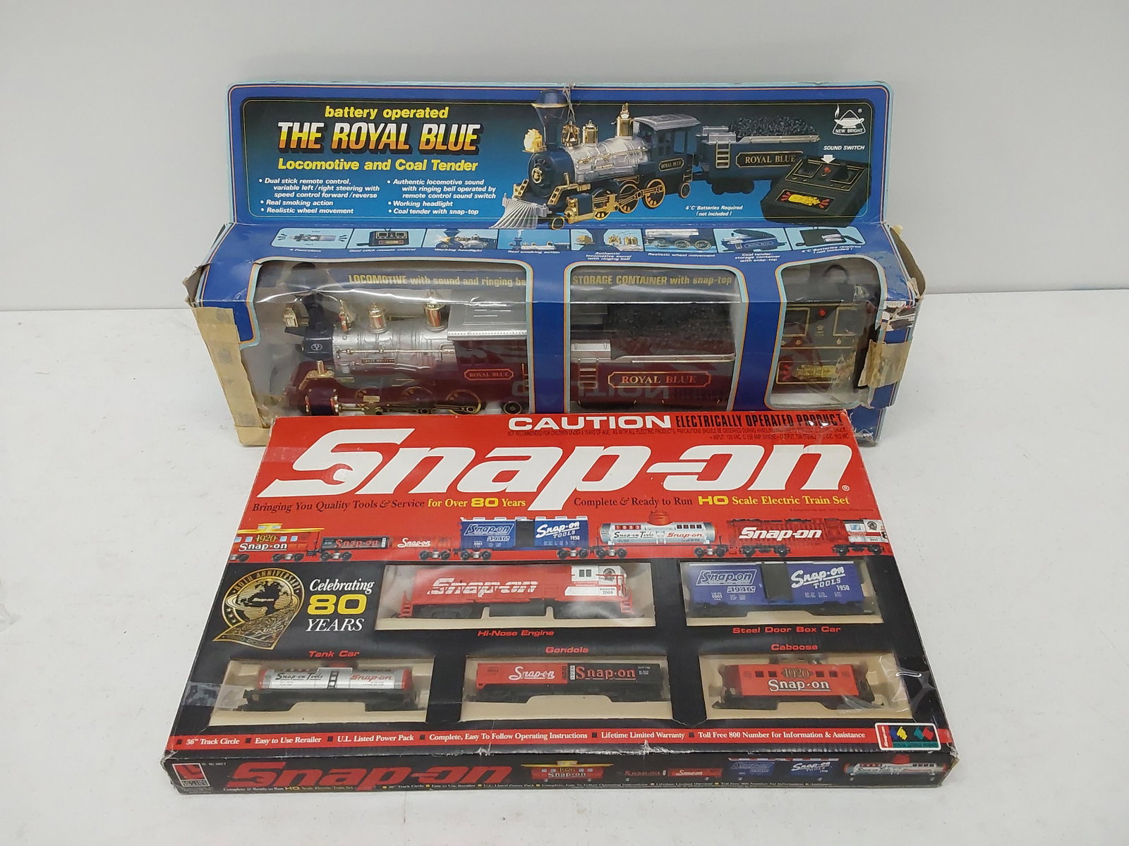 Snap On train set: 80th anniversary, HO scale, battery operated, royal blue