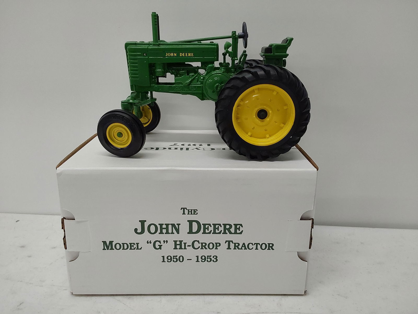 ERTL: John Deere model G Hi-crop tractor - #1697