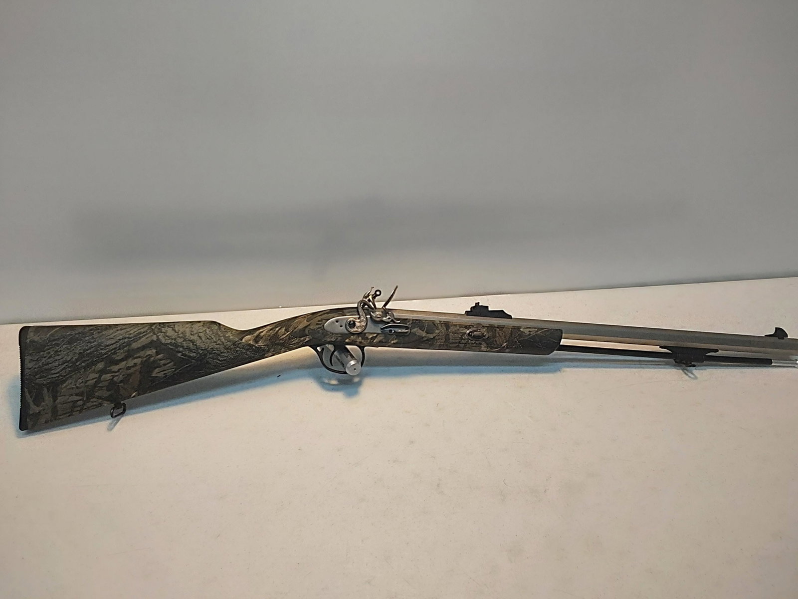 Traditions 50cal flintlock DeerHunter: with box