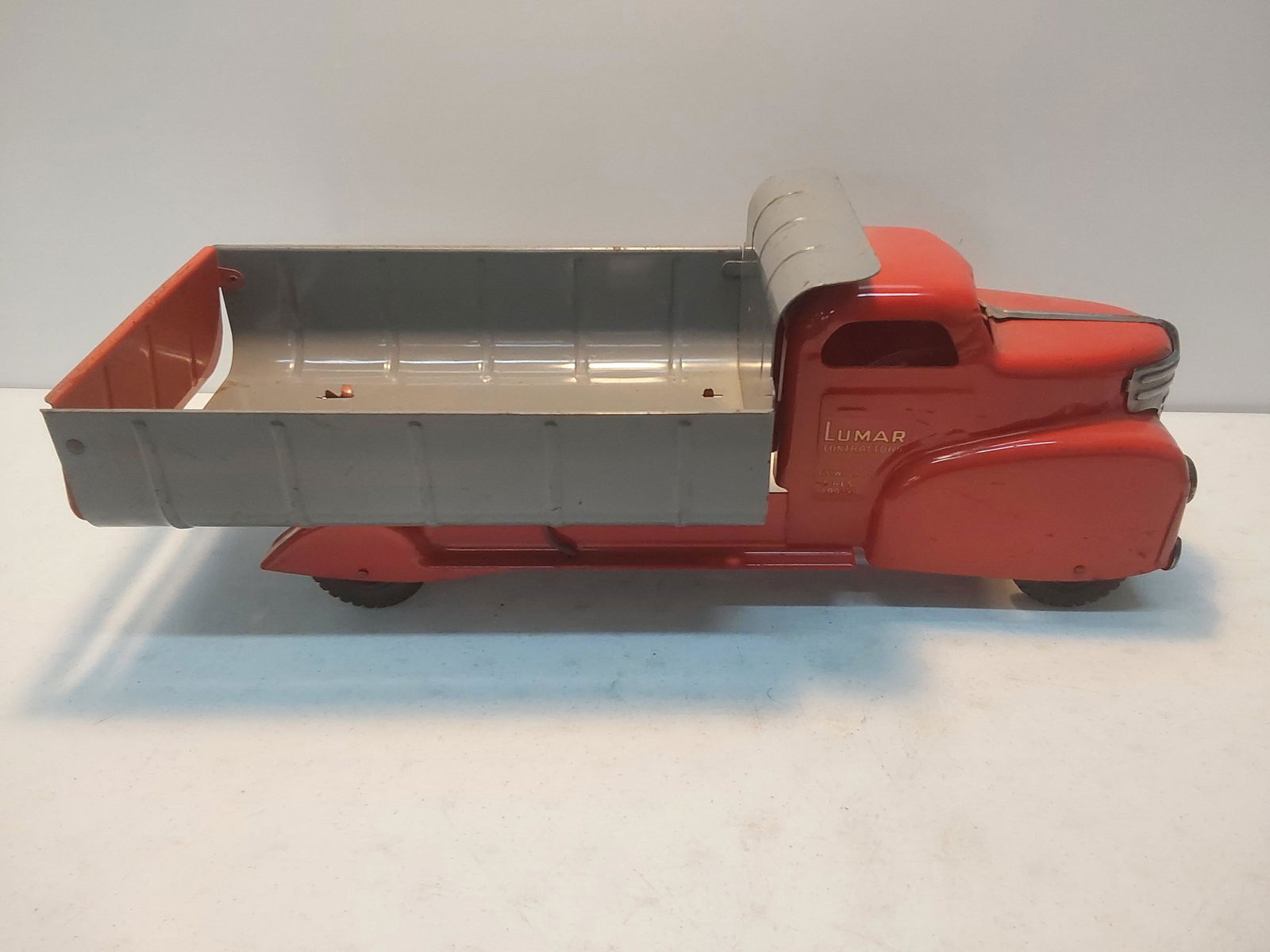 Lumar Contractor's dump truck (1 of 5)