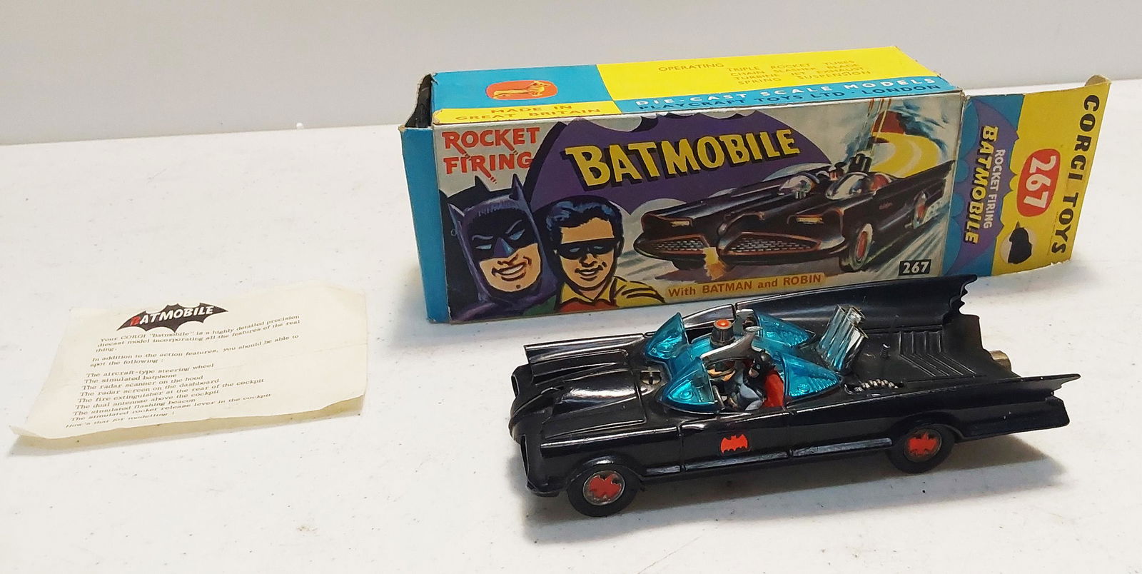 Corgi Batmobile with box (1 of 4)