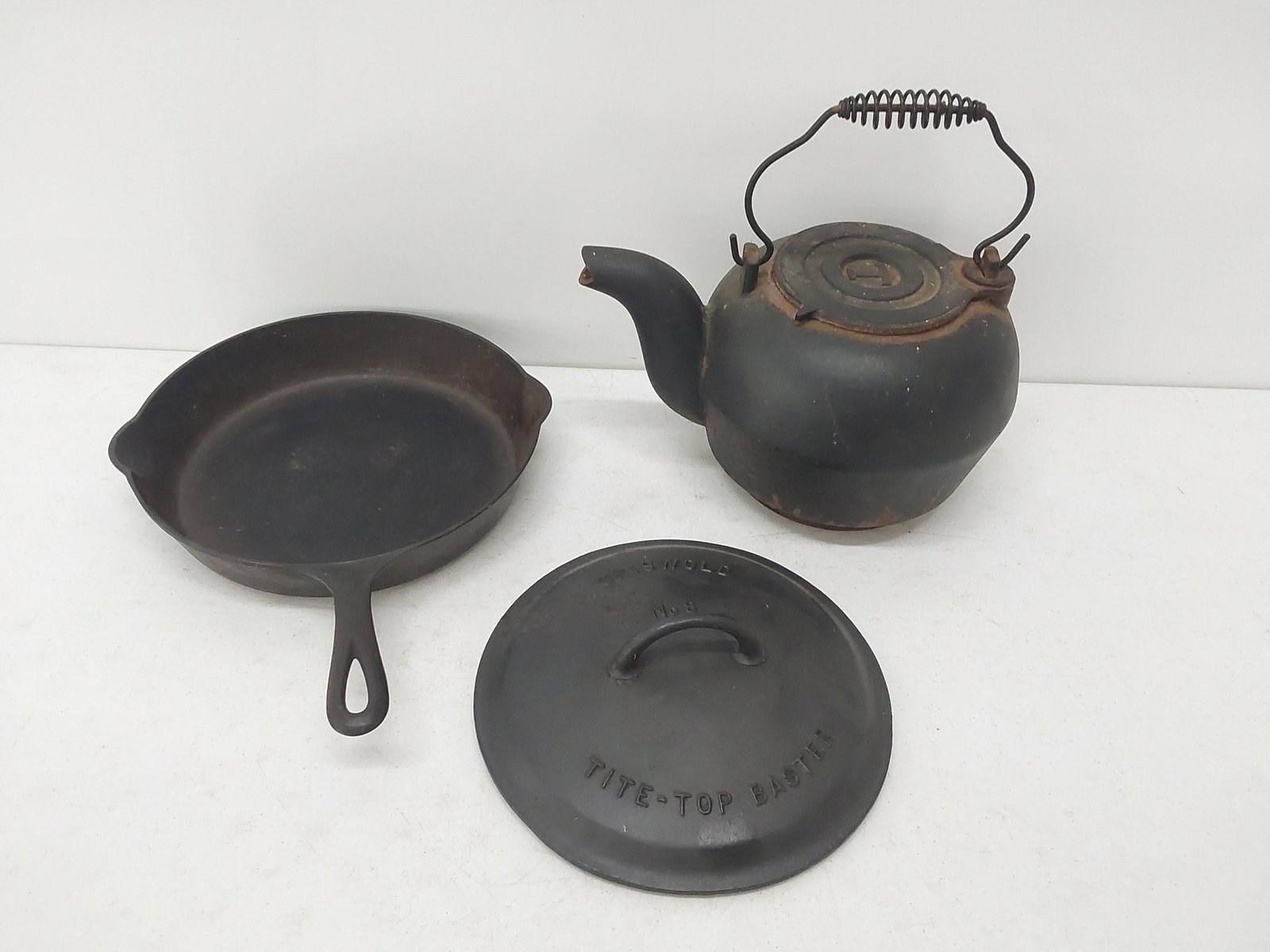 cast iron lot (1 of 4)