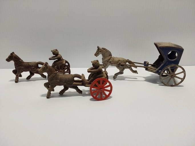 (3) horse drawn toys (0004) on Dec 30, 2022 Freeman Yoder Auctions in PA