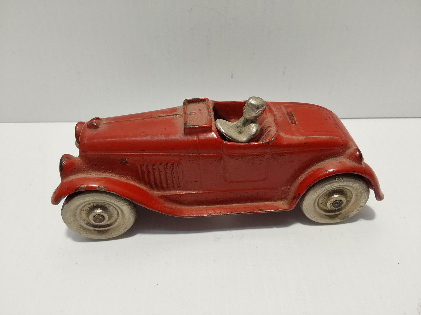 cast iron car: 6" long