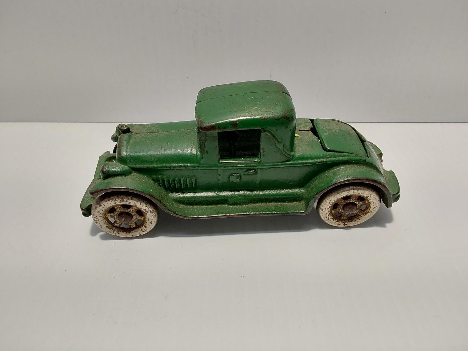 cast iron car: 6" long