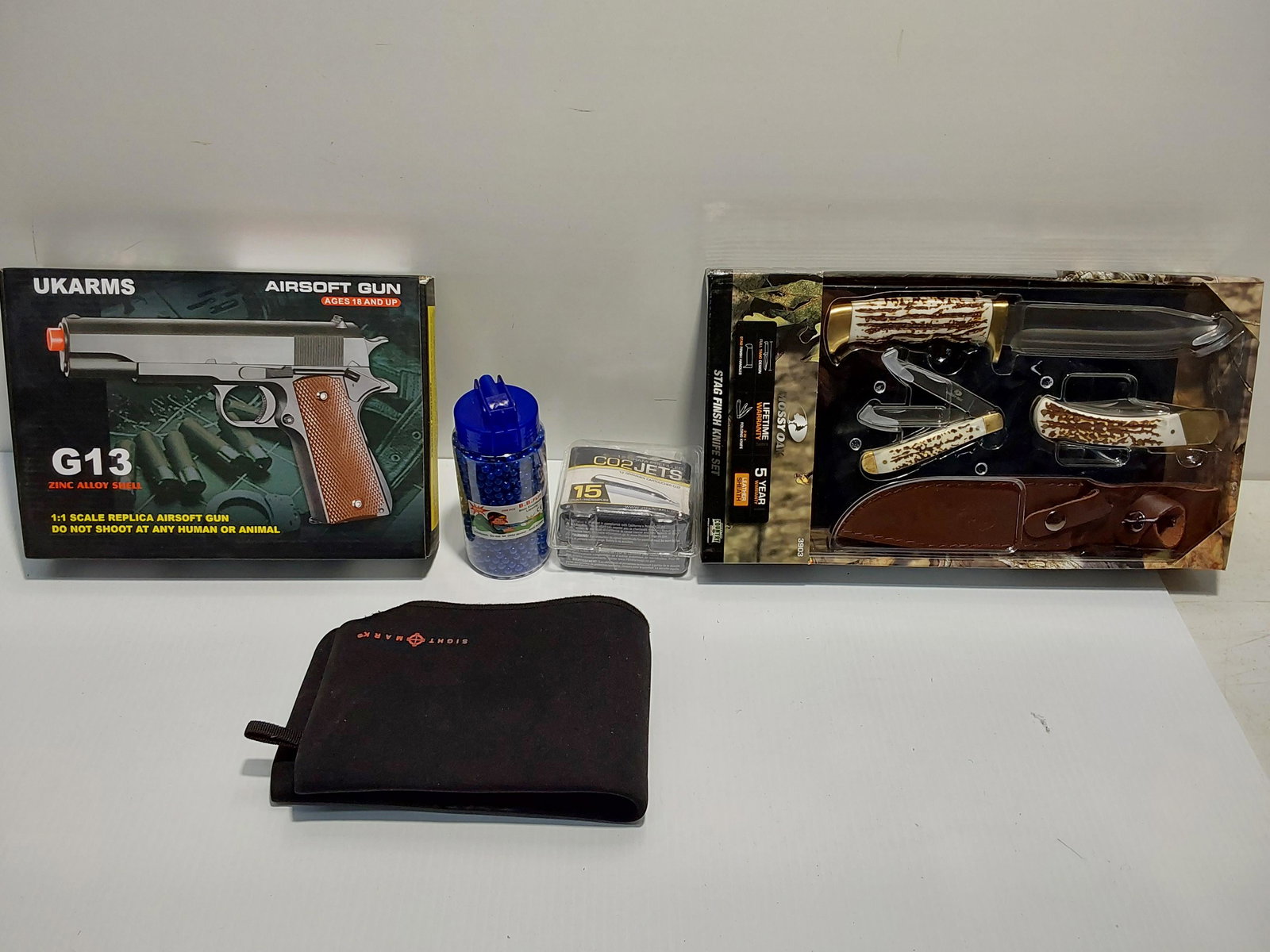 Airsoft gun, Mossy Oak knife set: Airsoft gun, Mossy Oak knife set