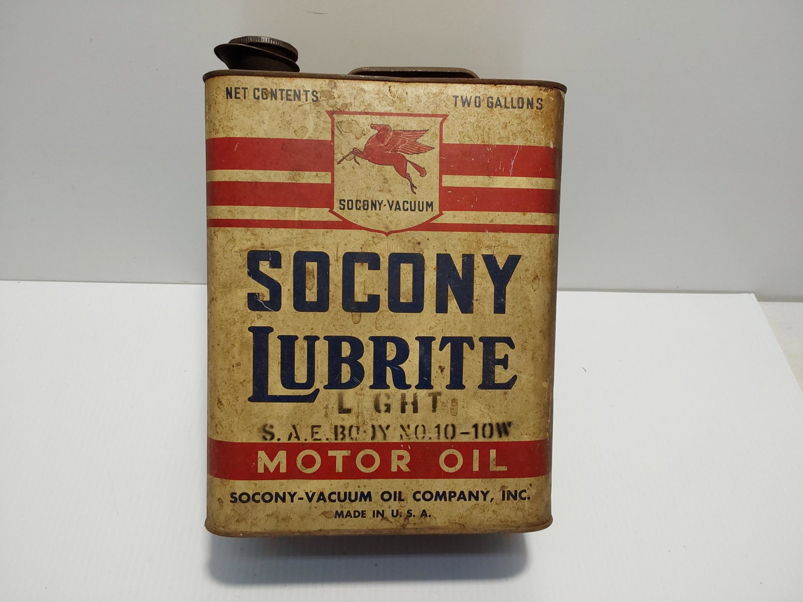Socony Lubrite can: 2 gallon can