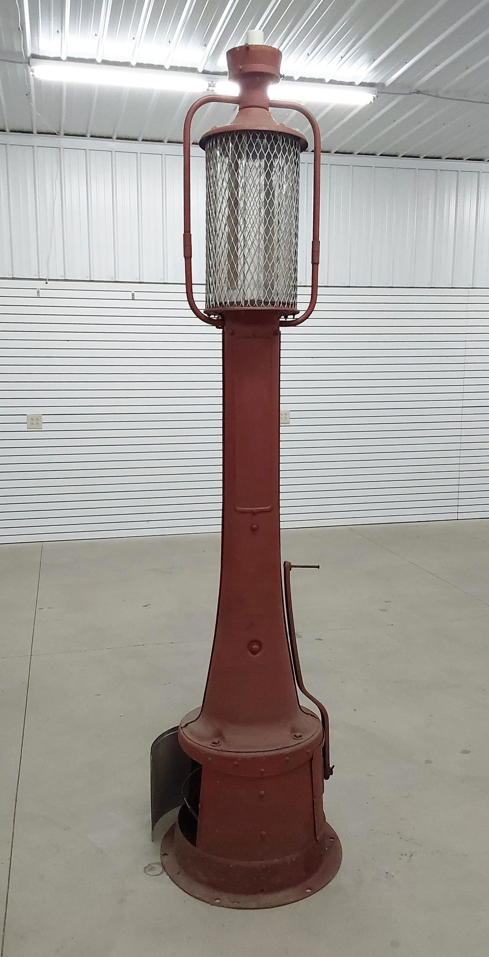 Fry model 17 (5) gallon gas pump (1 of 4)