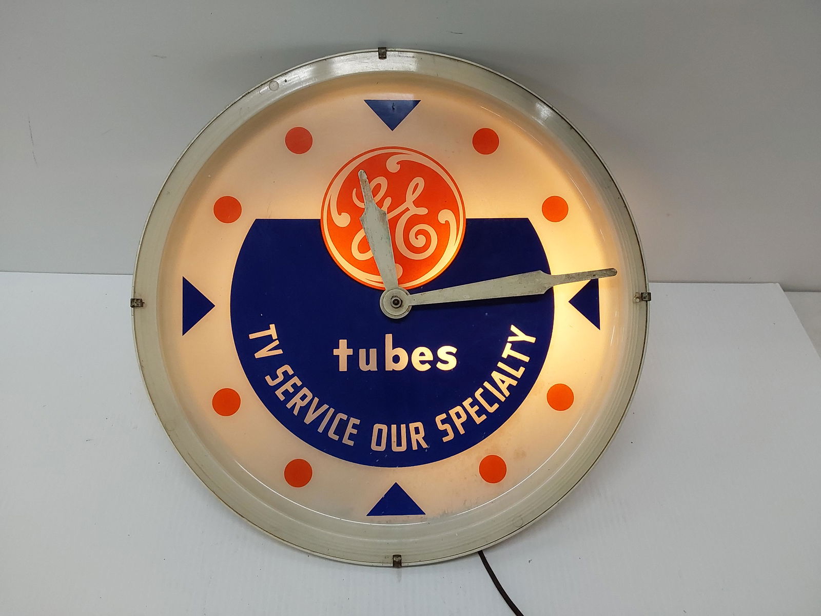 GE Tubes clock (1 of 3)