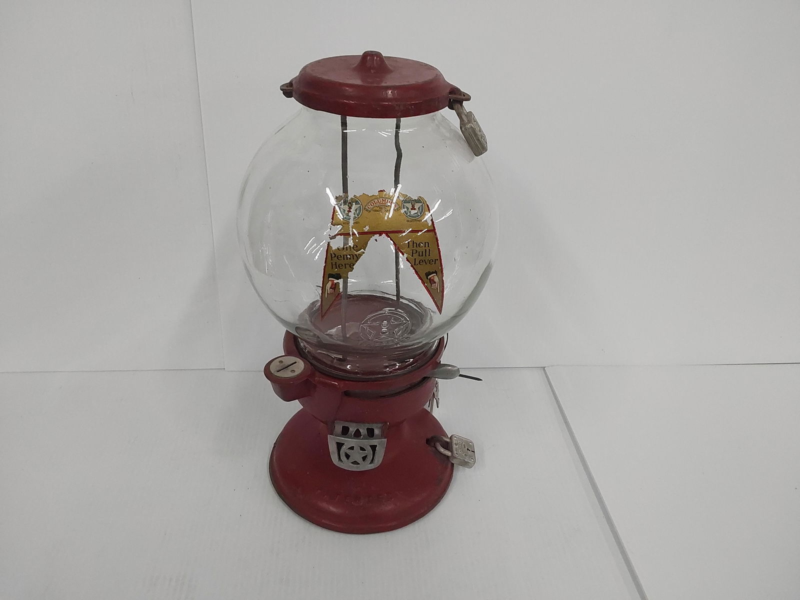 5 cent gumball machine with keys (1 of 5)