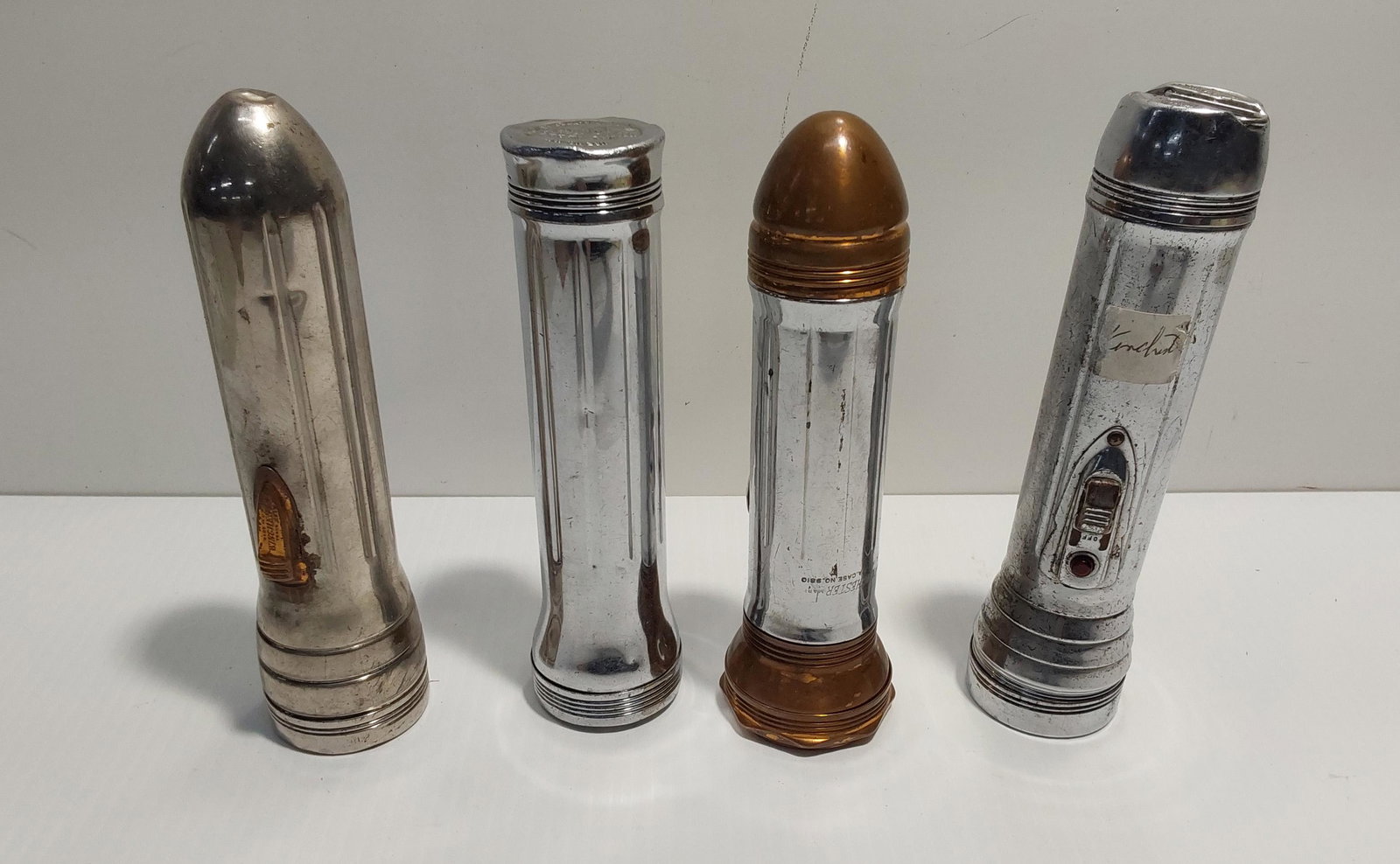 Winchester flashlight lot: (4) Winchester flashlights