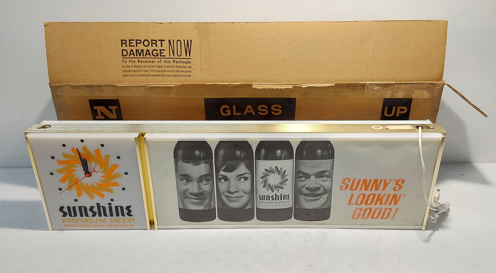 NOS Sunshine Premium Beer lightup clock/sign (1 of 3)