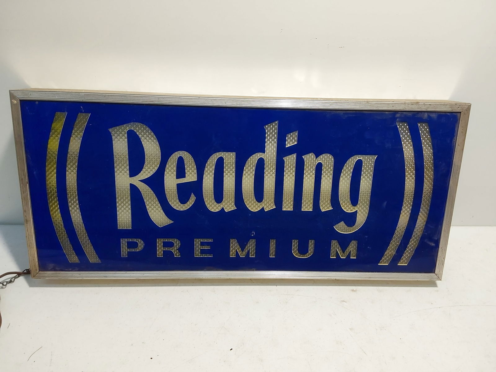 Reading Premium Beer lighted sign (1 of 2)