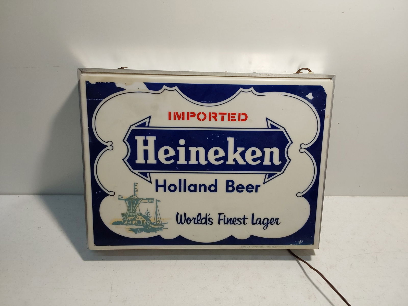 Heineken Beer lighted sign (1 of 2)