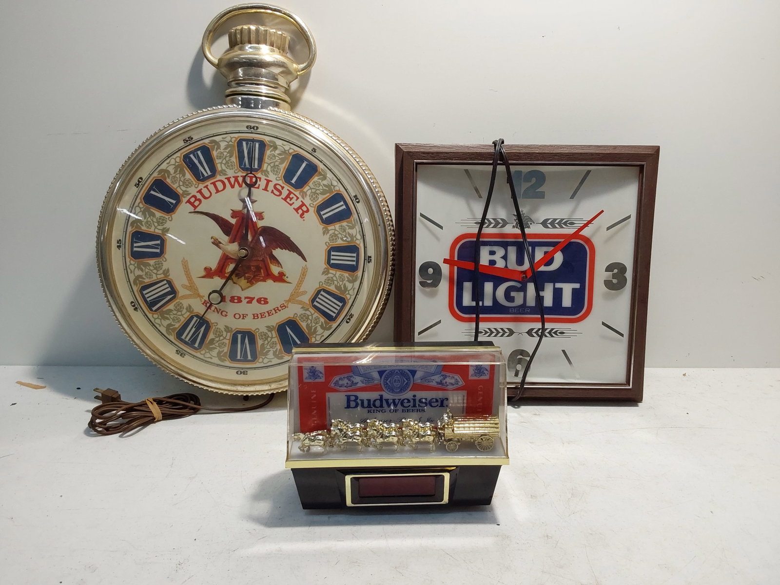 (2) Budweiser and (1) Bud Lite clock: All work.