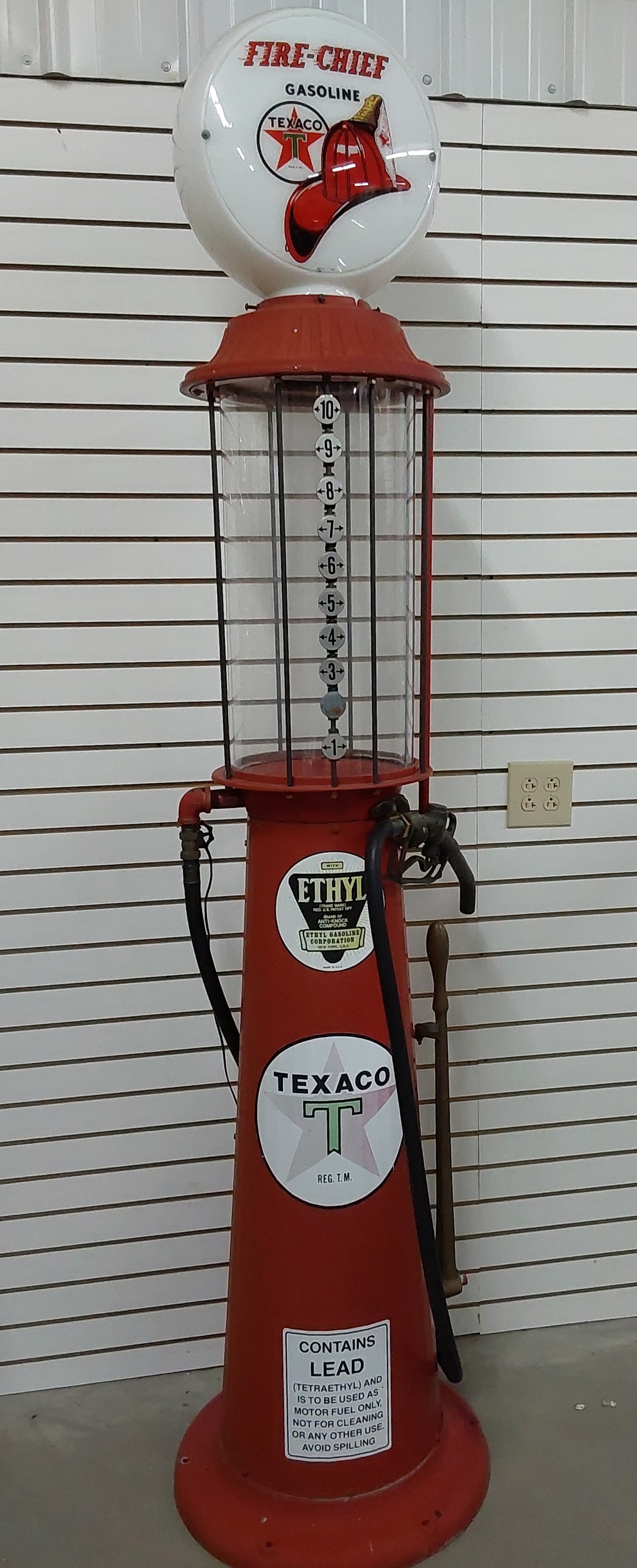 reproduction 10 gallon gas pump (1 of 2)