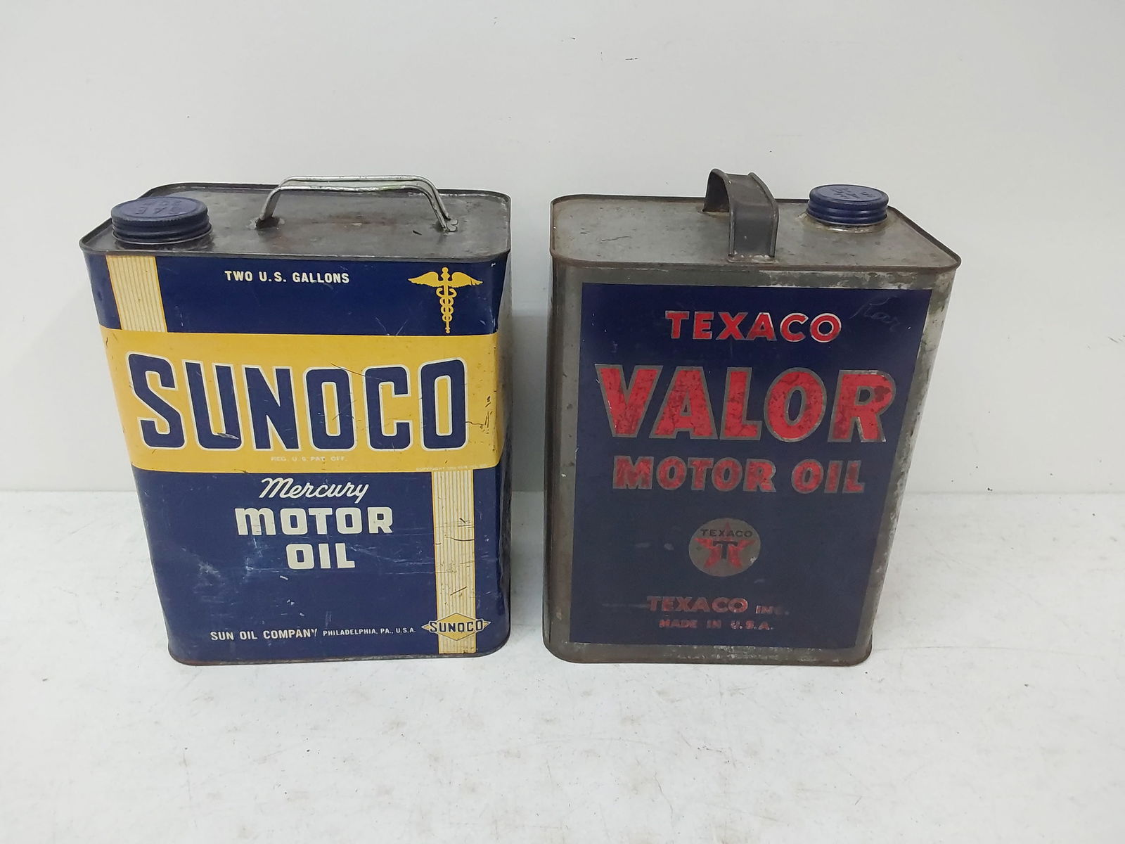 Sunoco and Texaco Valor 2 gallon cans (1 of 2)