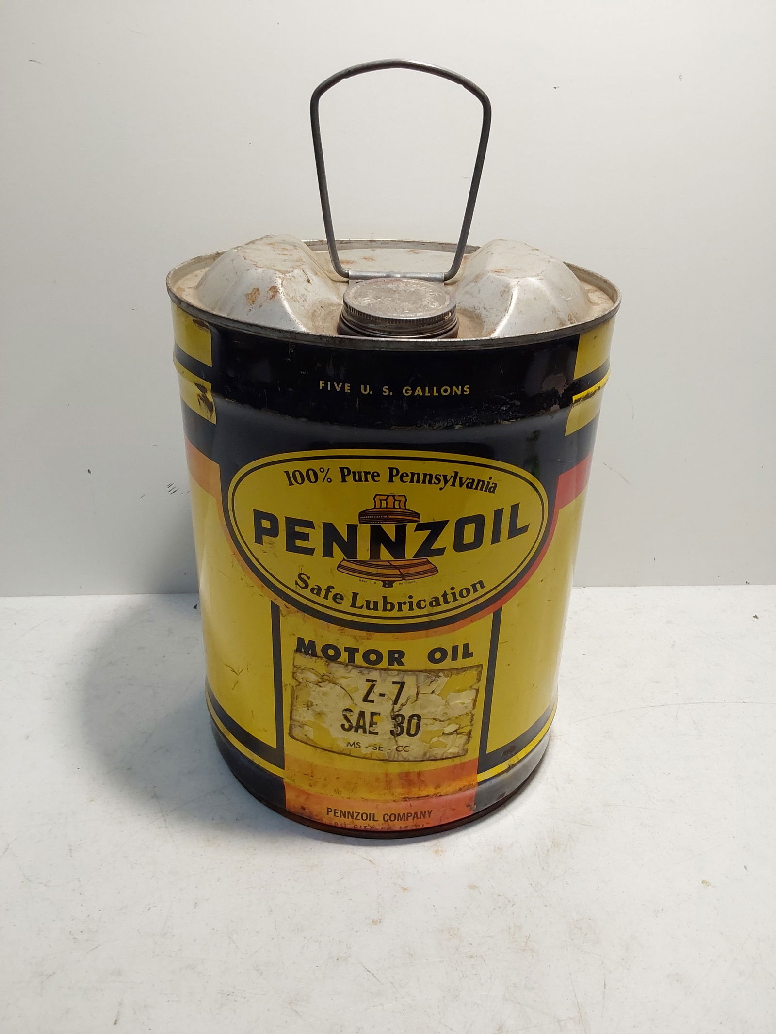 Pennzoil 5 gallon oil can: Pennzoil 5 gallon oil can