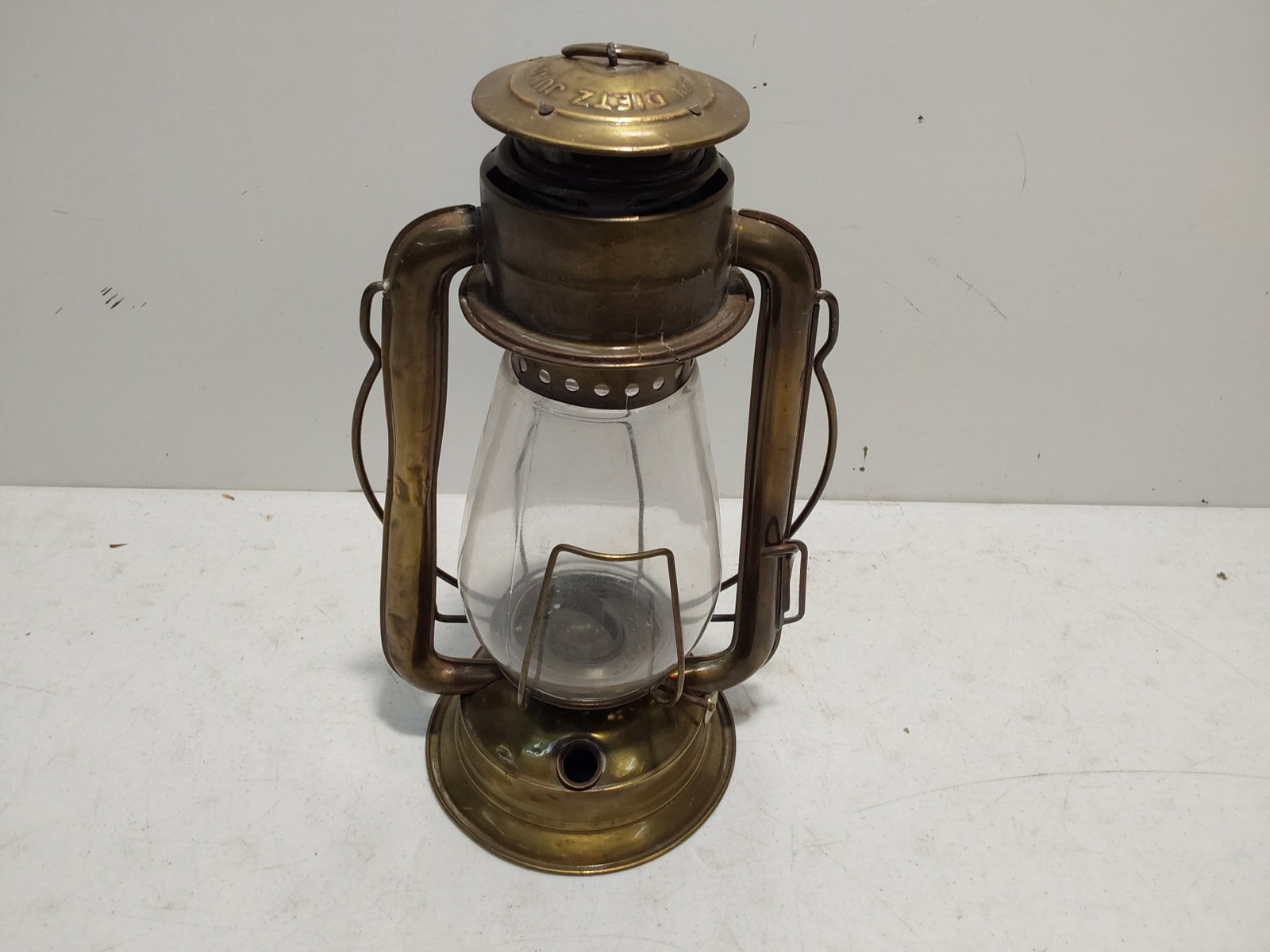 Dietz Junior brass lantern: Missing fuel cap.