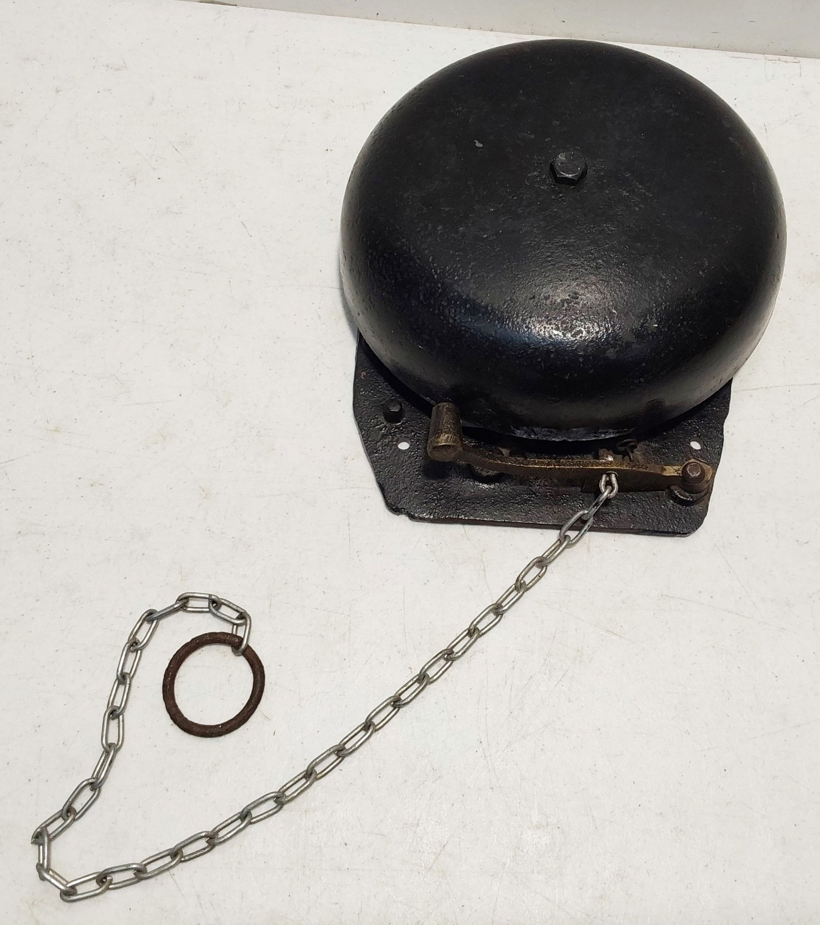 cast iron bell: 8" diameter