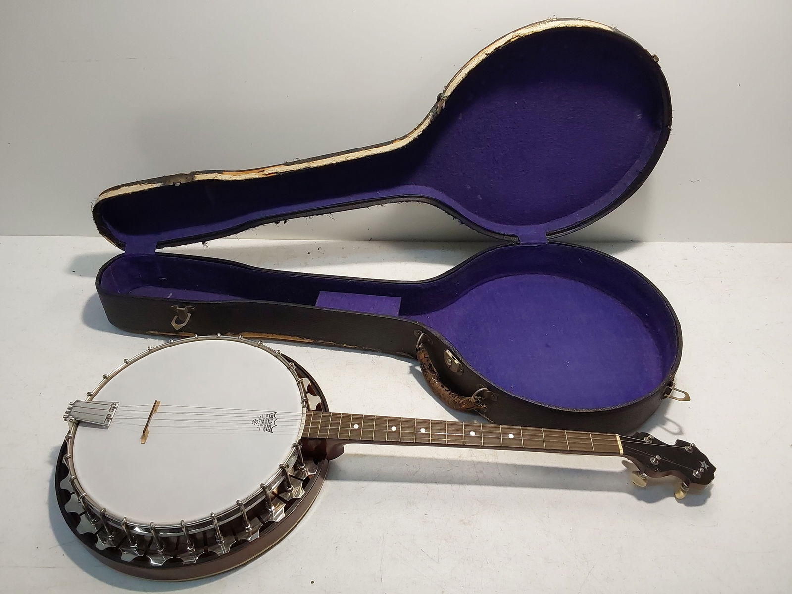 Vega 4-string banjo: with case