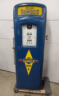 Sunoco Martin and Schwartz model 80 gas pump: with (2) original pump plates. Pump is all original. Pick up or freight shipping only.