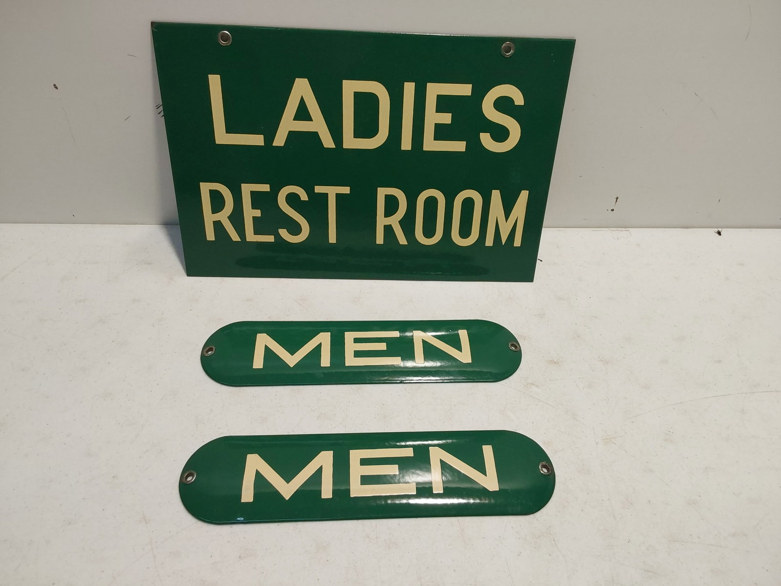 NOS Ladies and Mens Restroom signs (1 of 2)