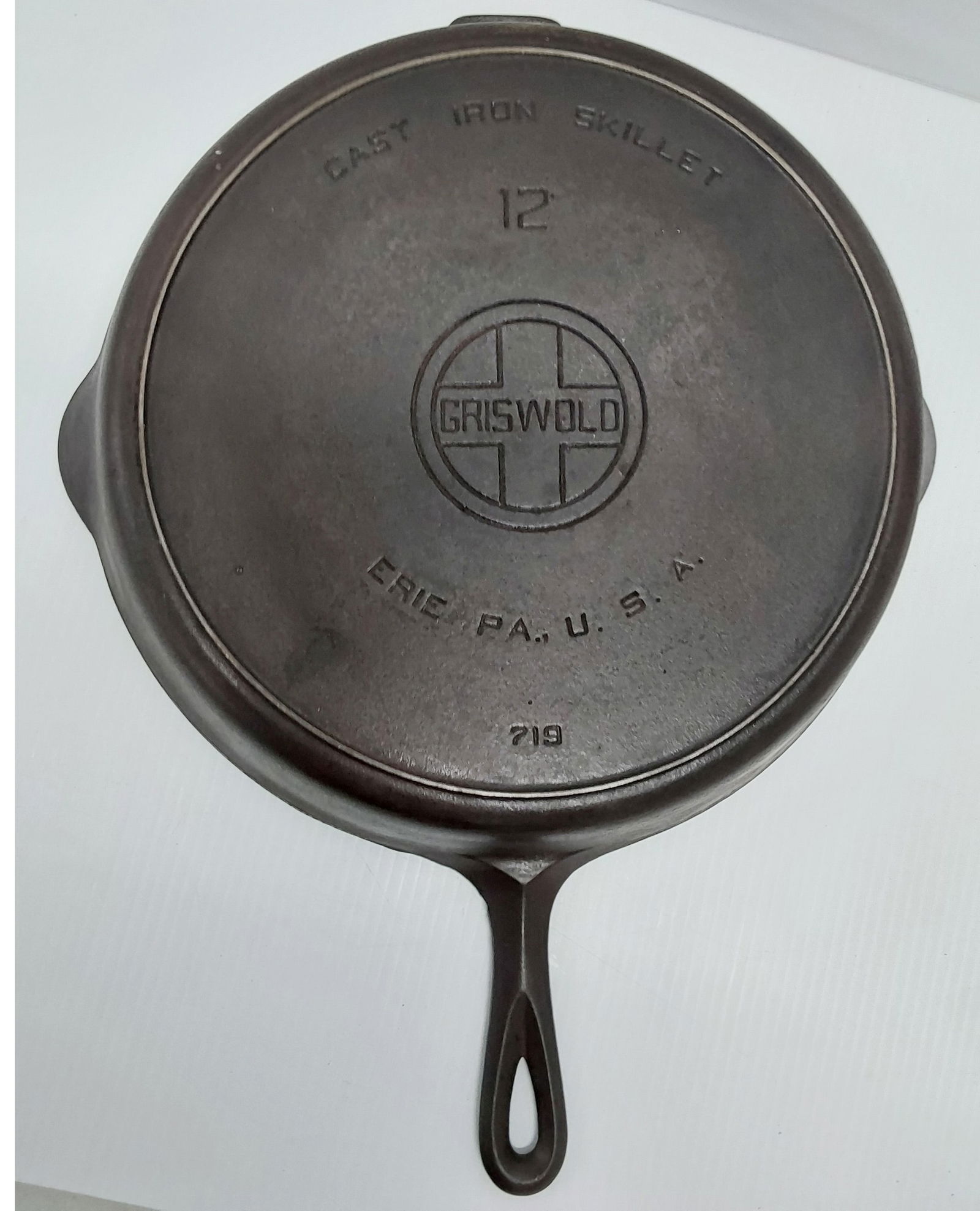 Griswold #12 large logo skillet: Good condition.