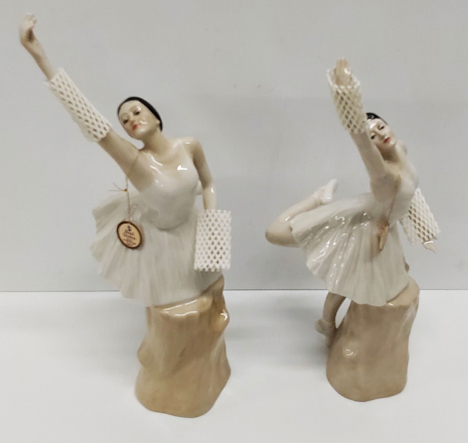 pair of Royal Doulton figurines "Ballerinas" (1 of 4)