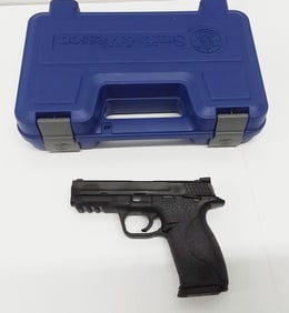 S & W M&P .40 with (2) magazines and case